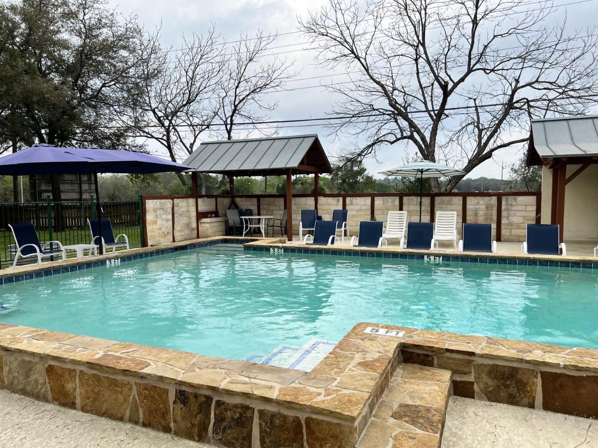 Gruene Cottages 新布朗费尔斯 外观 照片