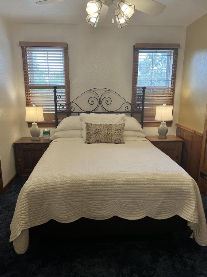 Gruene Cottages 新布朗费尔斯 外观 照片