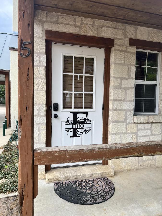 Gruene Cottages 新布朗费尔斯 外观 照片