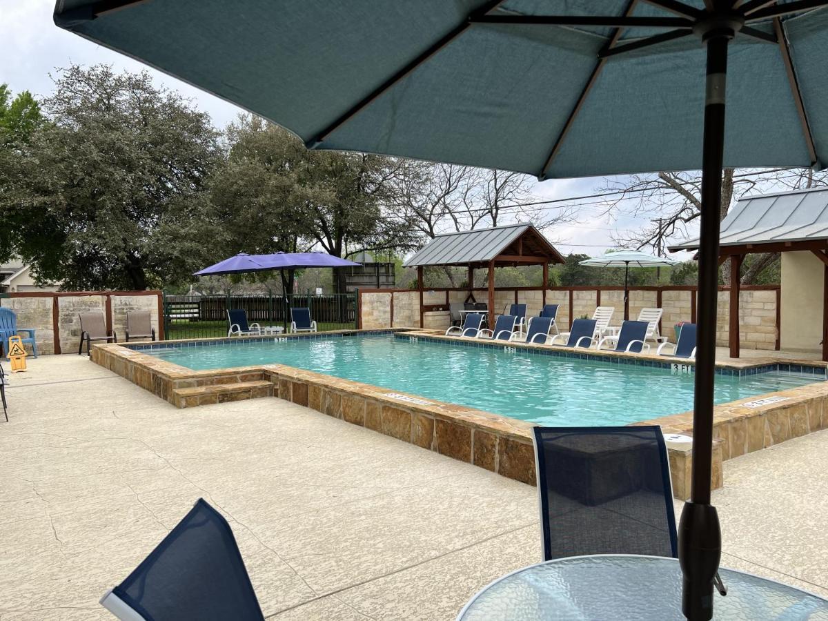 Gruene Cottages 新布朗费尔斯 外观 照片