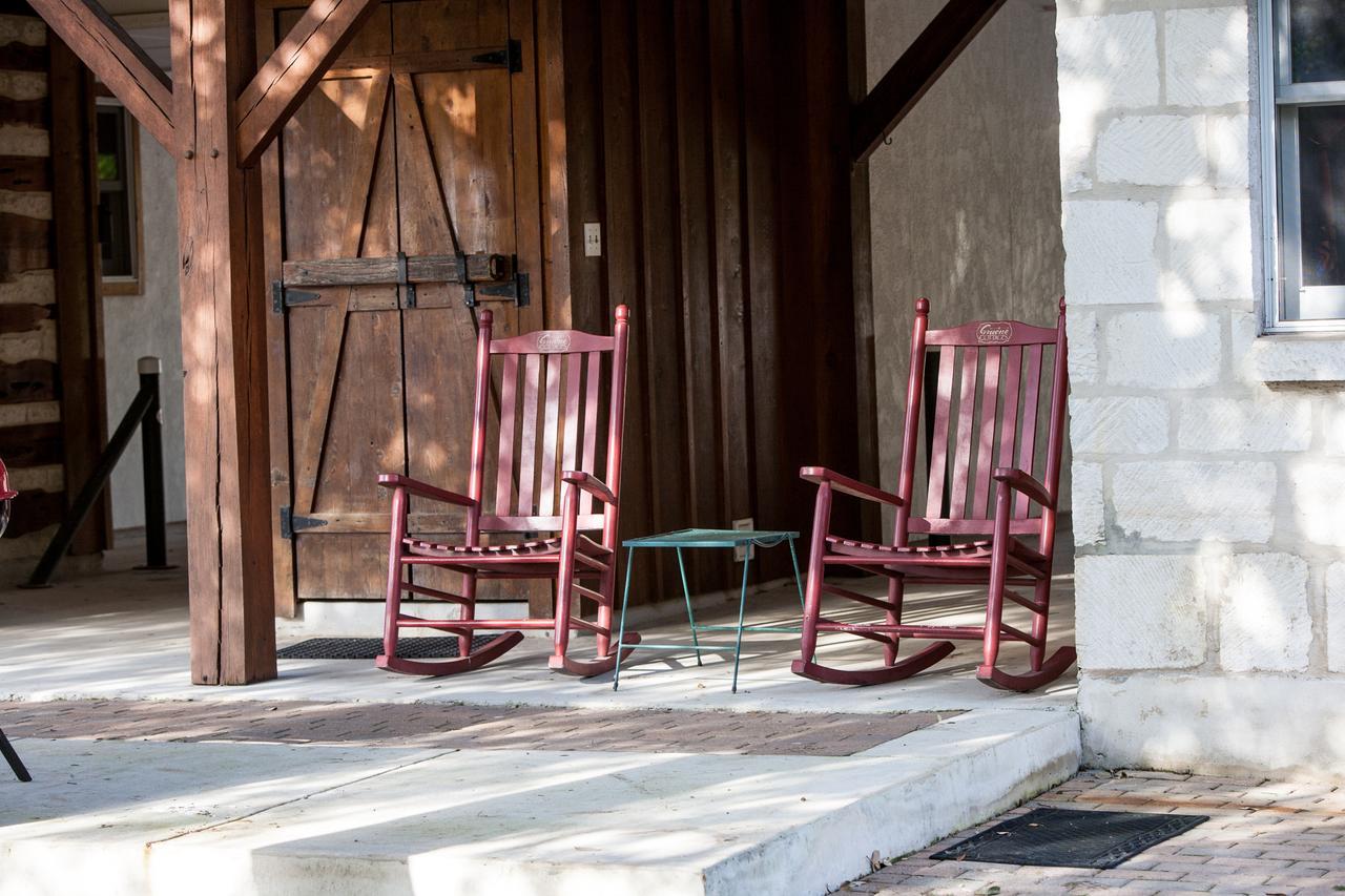 Gruene Cottages 新布朗费尔斯 外观 照片