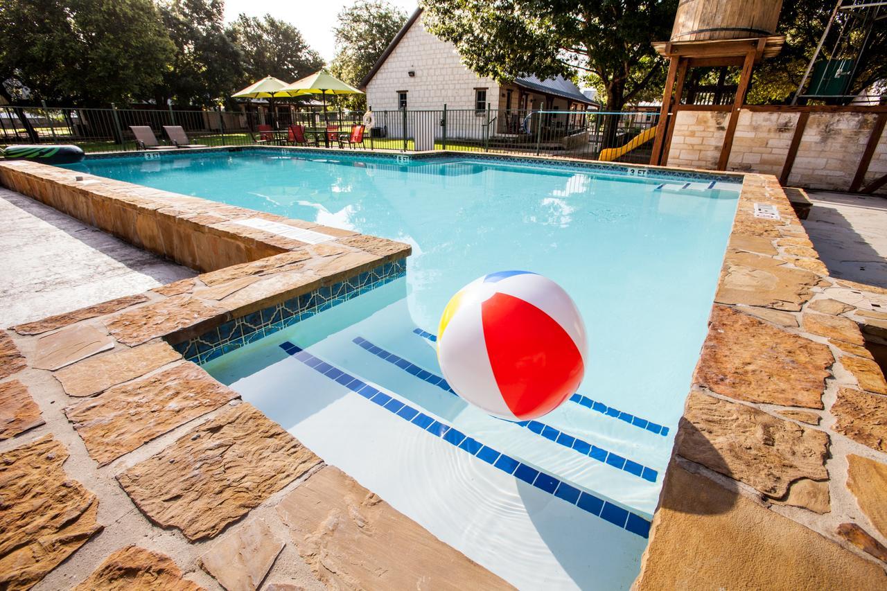Gruene Cottages 新布朗费尔斯 外观 照片