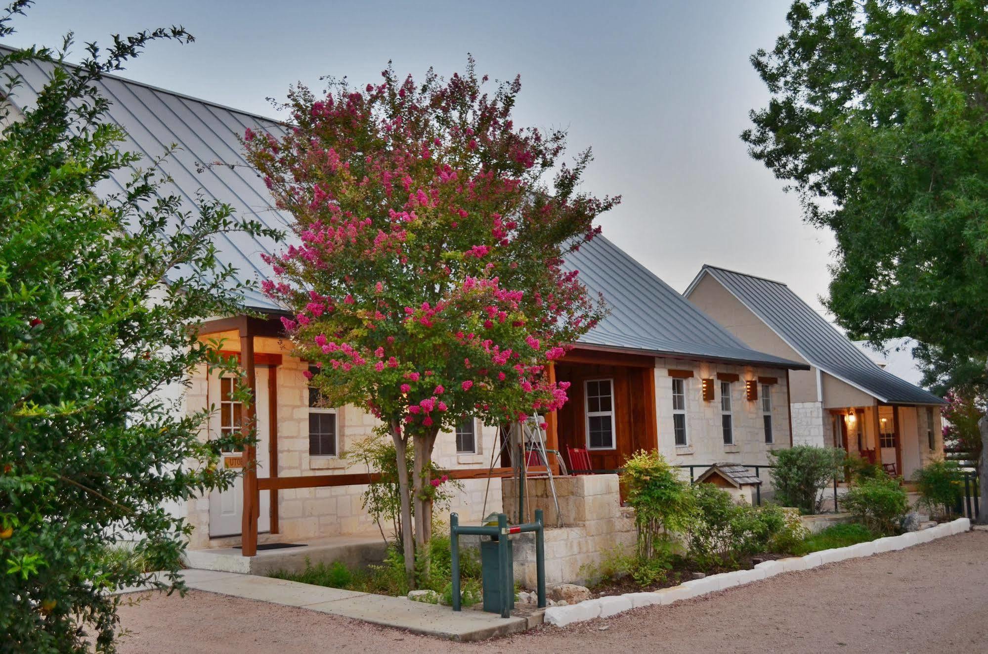 Gruene Cottages 新布朗费尔斯 外观 照片