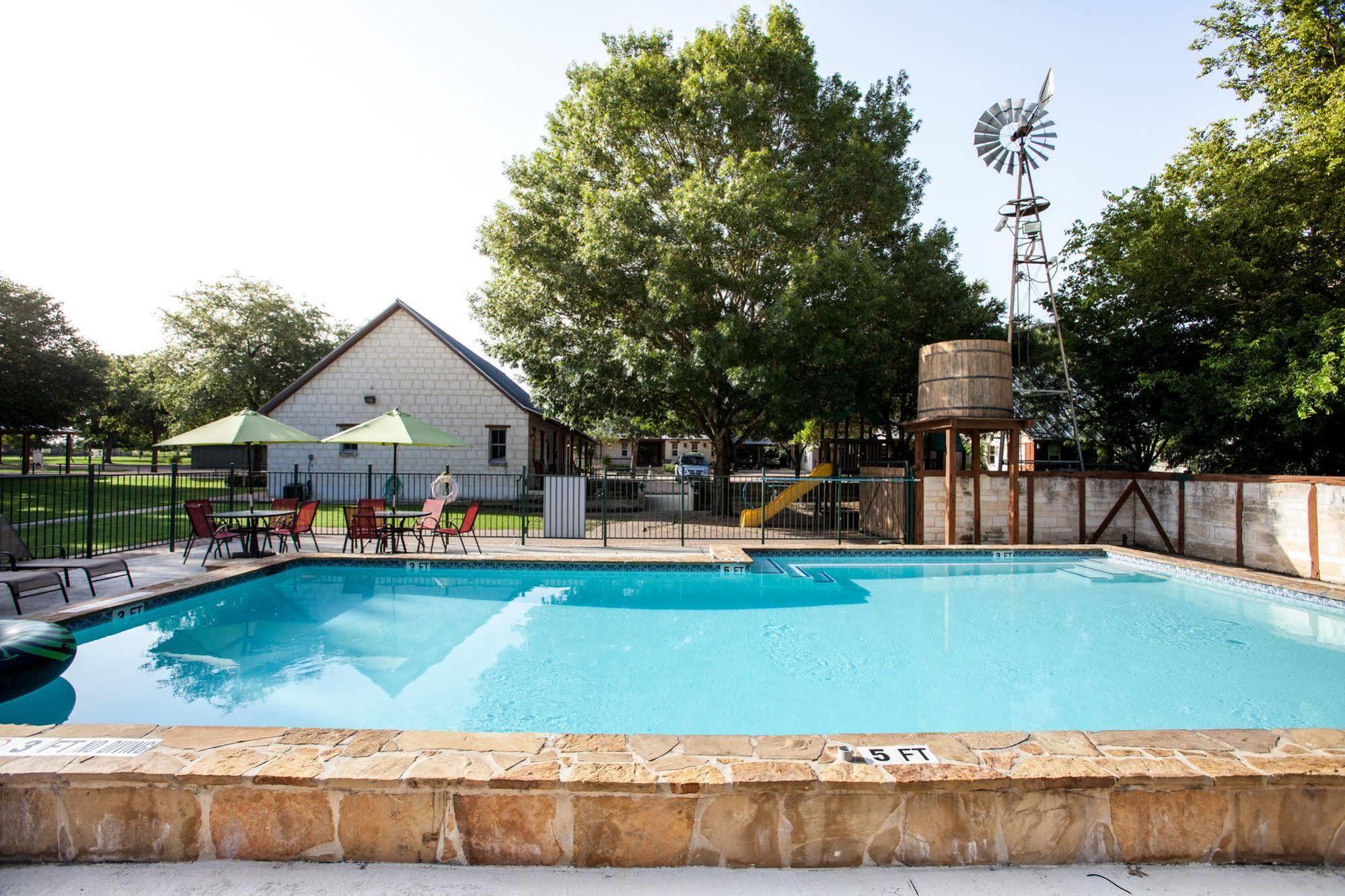 Gruene Cottages 新布朗费尔斯 外观 照片