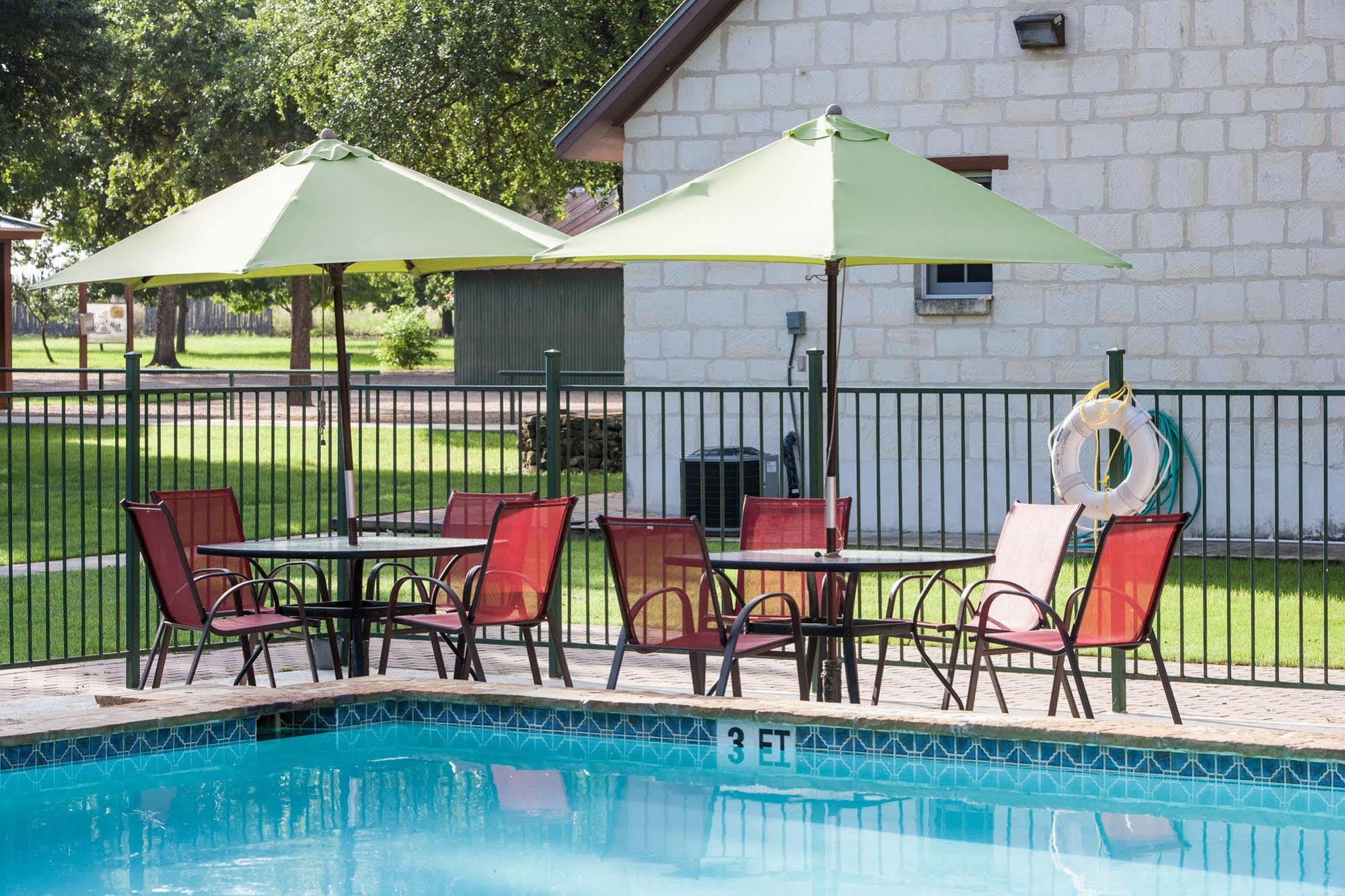 Gruene Cottages 新布朗费尔斯 外观 照片