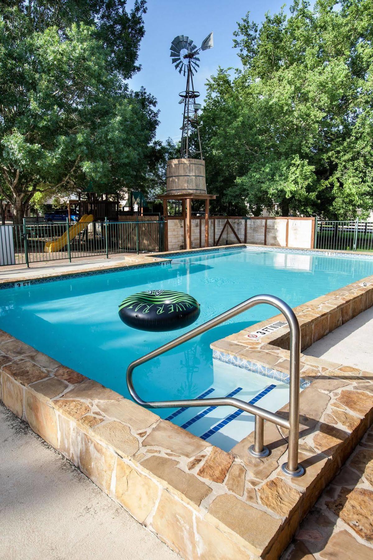 Gruene Cottages 新布朗费尔斯 外观 照片